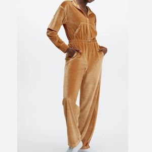 Fabletics velour wide leg jumpsuit SZ L NWT Light Honey Gold Velvet